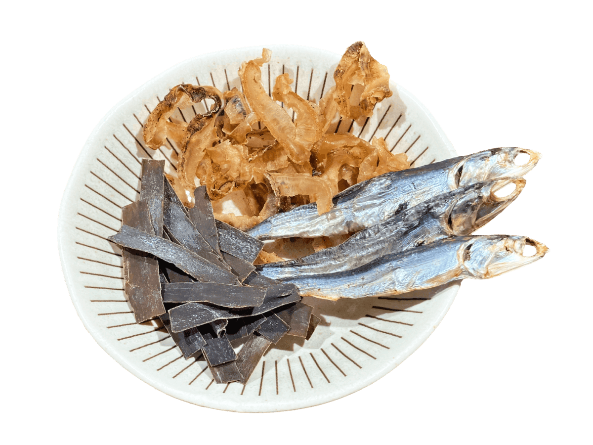 アーモンドや昆布などの盛り合わせ